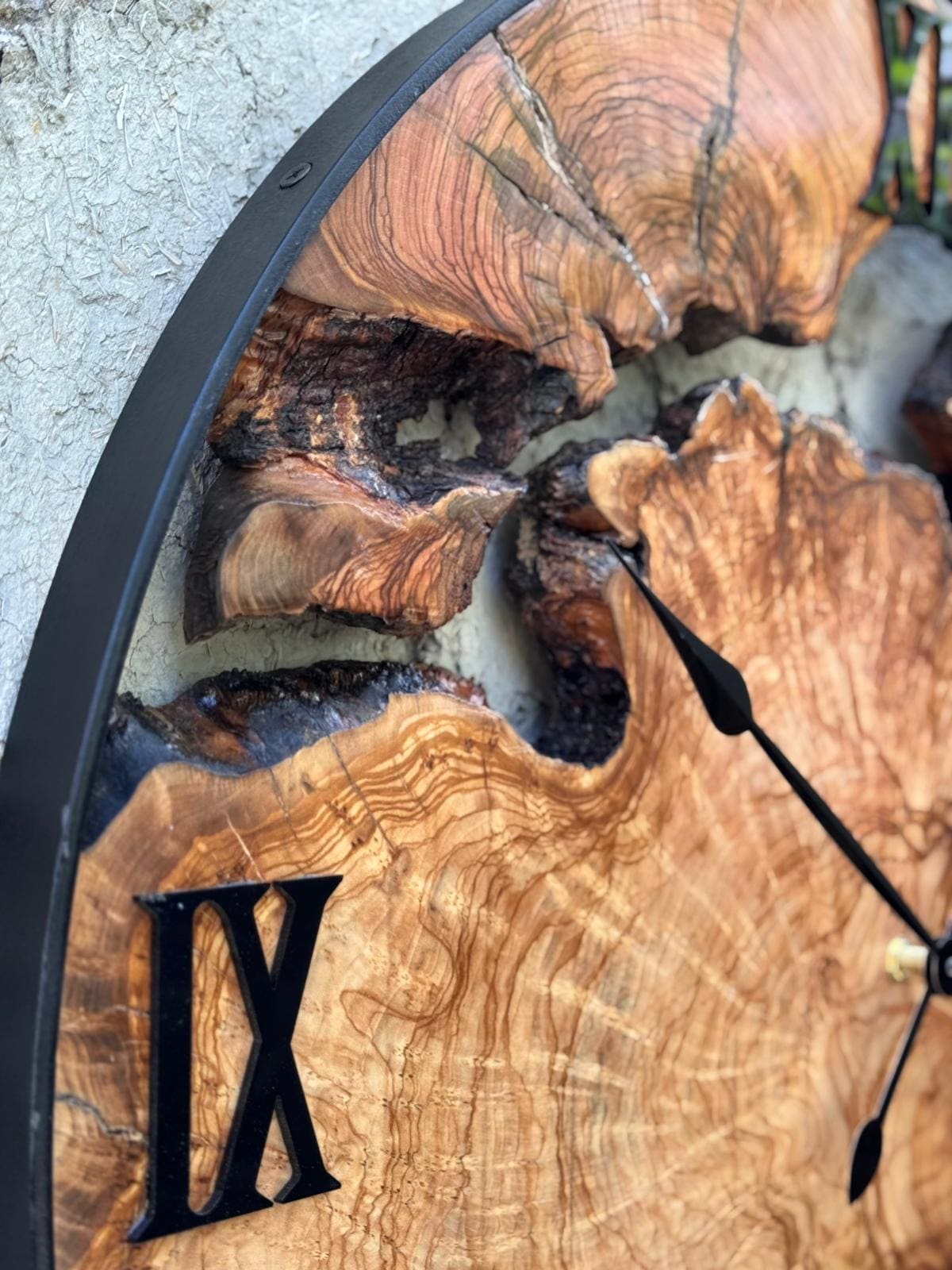 Live Edge Olive Wood Wall Clock: Rustic Handcrafted Silent Natural Grain Decor