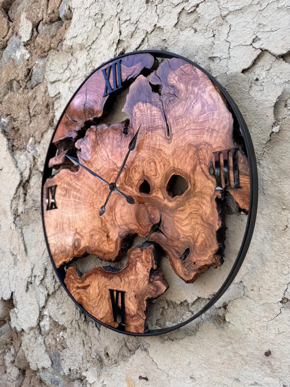 Live Edge Olive Wood Wall Clock: Rustic Handcrafted Silent Natural Grain Decor