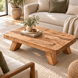 Close-up of the 7 cm thick solid wood tabletop edge